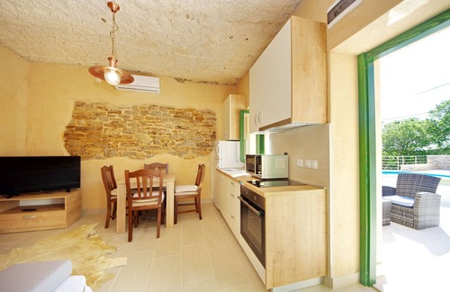 Benkovac Villa | Villa Zvonko, in pure nature, 2 separate units, private pool, barbecue