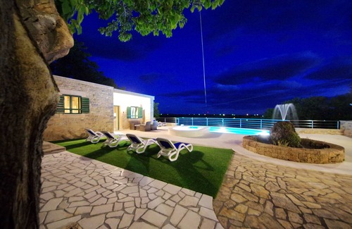 Benkovac Villa | Villa Zvonko, in pure nature, 2 separate units, private pool, barbecue