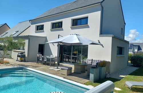 Guidel House | Village center, 3 km from sandy beaches, contemporary with heated pool