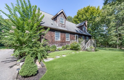 East Hampton North House | Village Fringe Available May 24th - October 31st. Family/Pet Friendly