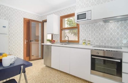Cala Llombards Villa | Village house for 6 people in Cala Llombards.