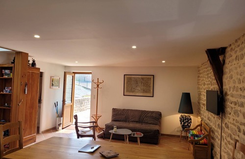 Perols-sur-Vezere House | Village house with terrace
