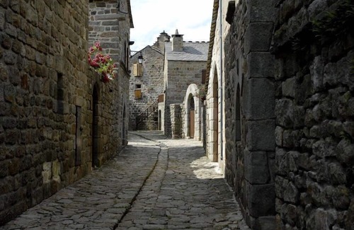 Villefort Cottage | Village house: The little house of the mill