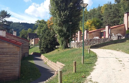 Vorey Ski Chalet | Village of lodgings on the banks of the Loire