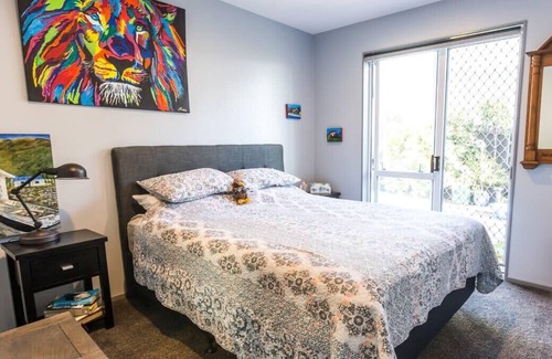 Auckland House | Village Retreat | 3 Bedroom Home with Sea Views