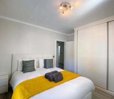 Machico Apartment | Village Square Coastal Apartment 2F
