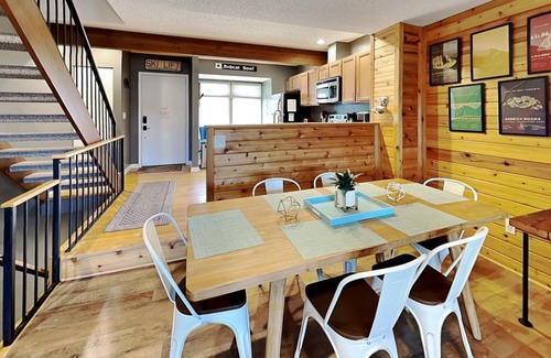 McHenry House | Villages of Wisp 33 Winding Way | Lake Access + Hot Tub