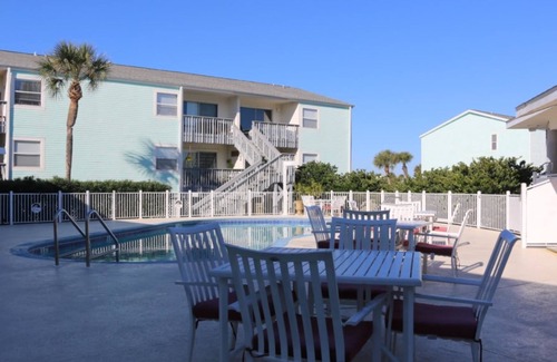 Pensacola Beach Condo | Villas on the Gulf by Surfside VR