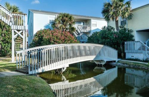 Pensacola Beach Apartment | Villas on the Gulf unit A8