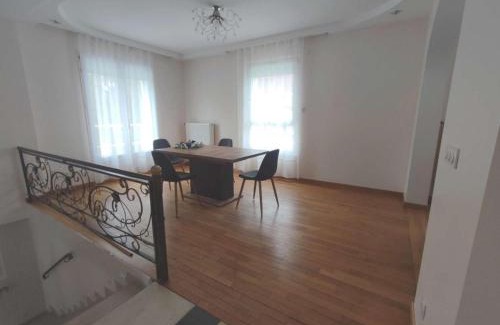 Seine-et-Marne House | Villiers House