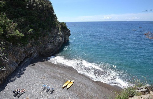 Arienzo Villa | Villino Supremo: A characteristic two-story cottage which faces the sun and the sea, with Free WI-FI.