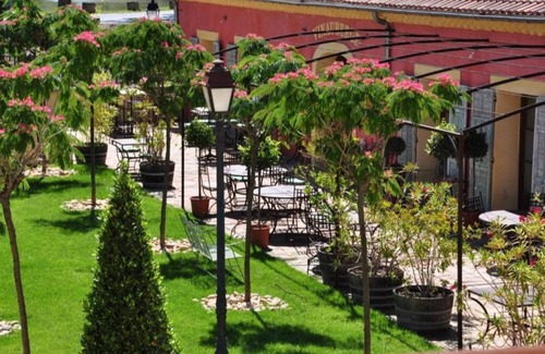 Poilhes Apartment | Vinauberge, Gîte Grenache - charming holiday flat overlooking the Canal du Midi