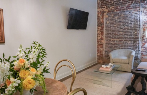 Demopolis Apartment | Vine - The Flats Demopolis