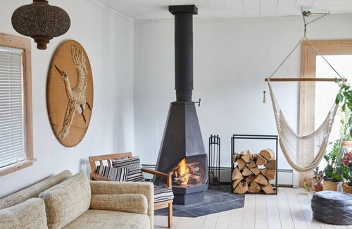 Debruce House | Vintage 3 bedroom rustic farmhouse with indoor fireplace