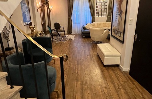 Almagro Condo | Vintage 4-bedroom condo in Recoleta, Buenos Aires. Safe neighborhood