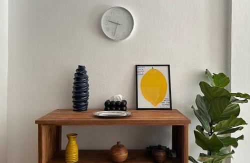 Chang Phueak Apartment | Vintage Entire House with rooftop I Pet Friendly I Near Nimman and Old Town