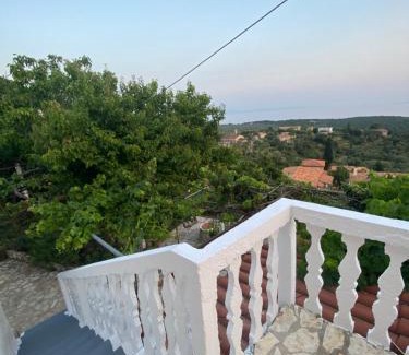 Vuno House | Vintage Mediterranean house