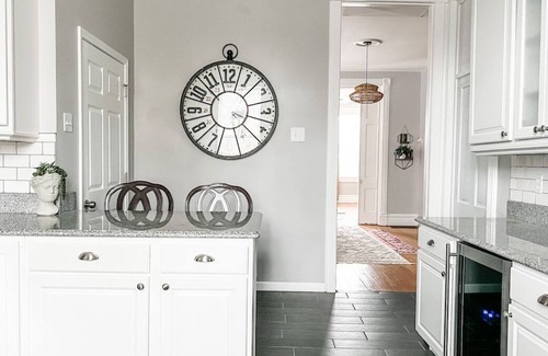 Benton Park Apartment | Vintage styled one bedroom apartment in an awesome location!