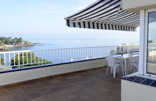 Llanca Apartment | VINYA FARELLA 5 - Fantástico ático con gran terraza, vista al mar, garaje, satélite y wifi. - ES-228-16