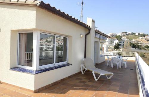 Llanca Apartment | VINYA FARELLA 5 - Fantástico ático con gran terraza, vista al mar, garaje, satélite y wifi. - ES-228-16