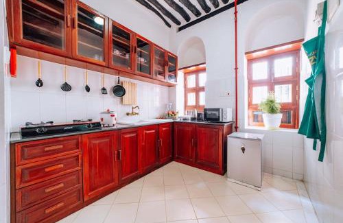 Stone Town Apartment | Violeth's Charm at Train's House