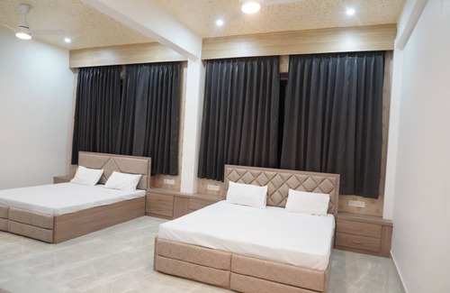 Varanasi Hotel | Viraj International Hotel
