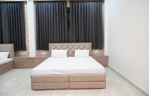 Varanasi Hotel | Viraj International Hotel