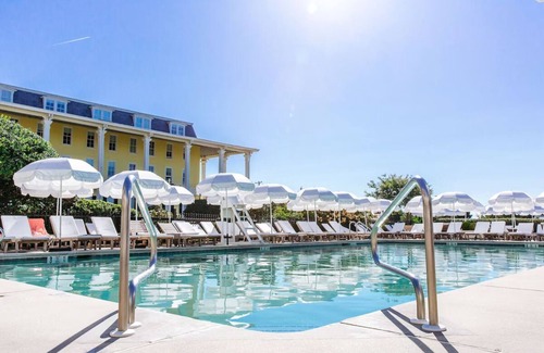 Cape May Hotel | Virginia Room with Balcony Exclusive Adults-Only Escape with Cont. Breakfast
