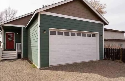 Prineville House | Visit Rip’s Cabin in the Heart of Prineville