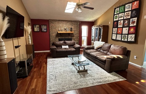 Allen House | Visit the Eagle's Nest for the Comforts of Allen