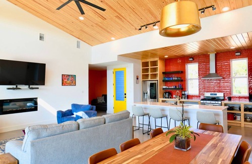 Johnson City House | Vista Azul | Private Hill Country Views Pool Hot Tub