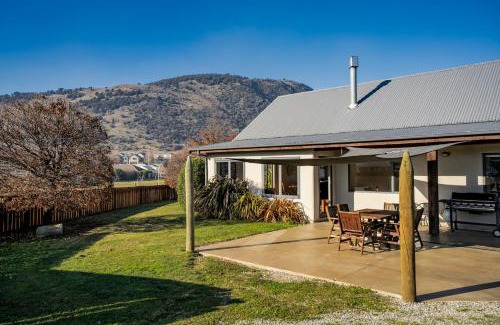 Wanaka House | Vista Vale - Wanaka Holiday Home