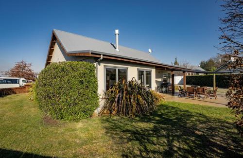 Wanaka House | Vista Vale - Wanaka Holiday Home