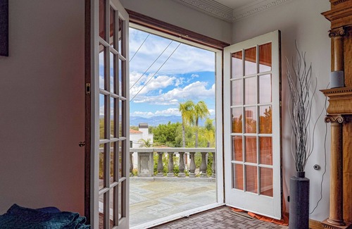 Sherman Oaks Villa | Vista Villa - Luxe Pool Home with Beautiful Views