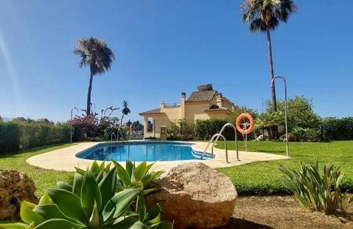 Torreblanca Apartment | VistaBella, terraza y piscinas, 4pax, Fuengirola