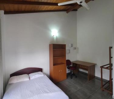 Gurudeniya House | Vithum Villa - Kandy Home with Balcony View and Parking