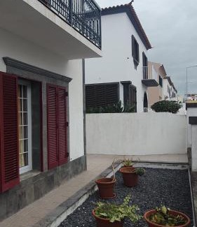Ponta Delgada House | Vitorino de Nemesio Guesthouse