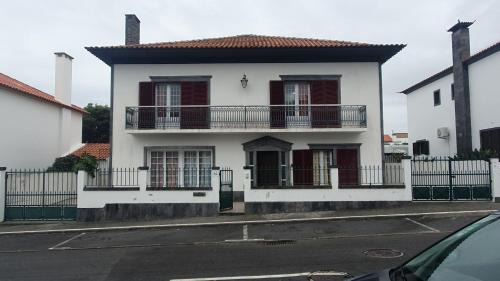Ponta Delgada House | Vitorino de Nemesio Guesthouse