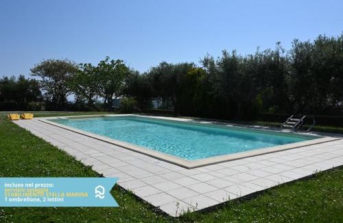 Sirolo Apartment | VIVA3 - Numana, ampio trilocale in villa con piscina