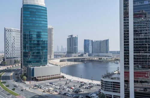 Downtown Dubai Apartment | VOGUE MAG318 Downtown Dubai Skyline View with Steps from Burj Khalifa and Dubai Mall