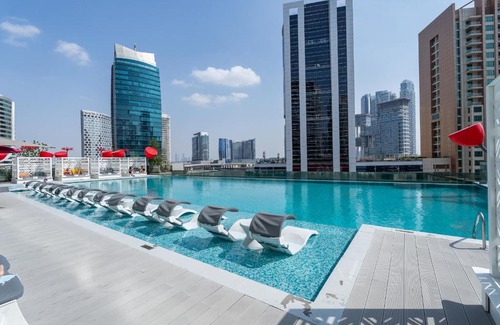 Downtown Dubai Apartment | VOGUE MAG318 Downtown Dubai Skyline View with Steps from Burj Khalifa and Dubai Mall