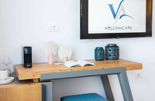 Oia Apartment | Volcanic Arc Suites