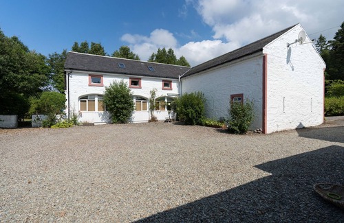 Alexandria Cottage | Vorlich Cottage - peaceful relaxing cottage for 4 beside stunning Loch Lomond