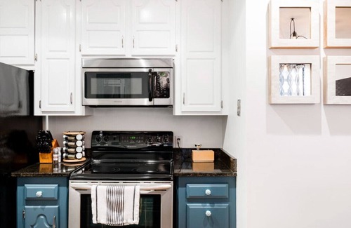 Arts District Condo | Voted Best of Nashville - Vibrant & Fantastic Downtown Condo