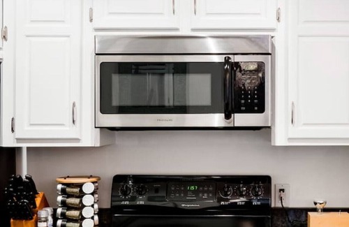 Arts District Condo | Voted Best of Nashville - Vibrant & Fantastic Downtown Condo
