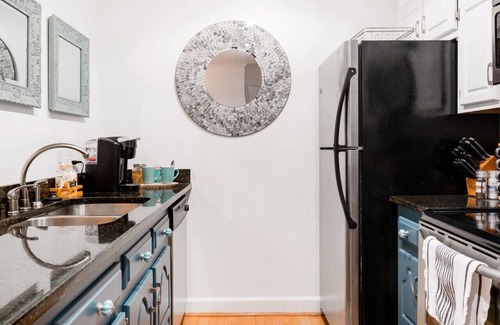 Arts District Condo | Voted Best of Nashville - Vibrant & Fantastic Downtown Condo