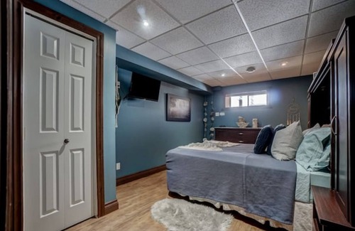 Val-des-Bois Apartment | Vrbo Property