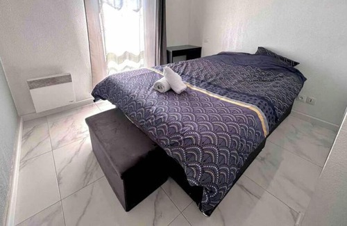 Eysines Apartment | Vrbo Property