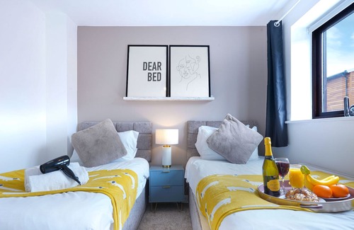 Milton Keynes House | Vrbo Property