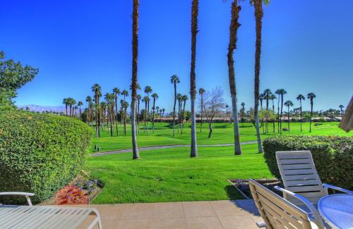 Palm Desert Apartment | VS555 - Palm Views